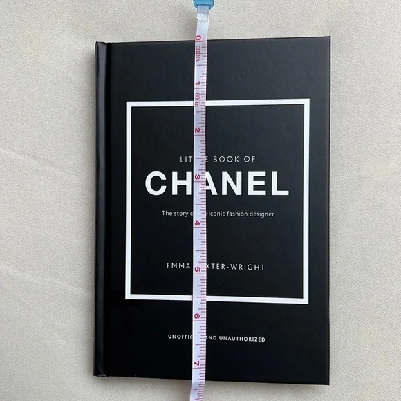 Little Book Of Chanel - Picture 8 of 8
